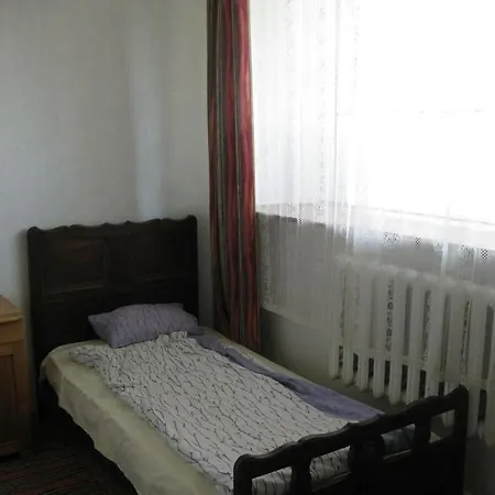 Private In Tallin, Pelguranna A * タリン