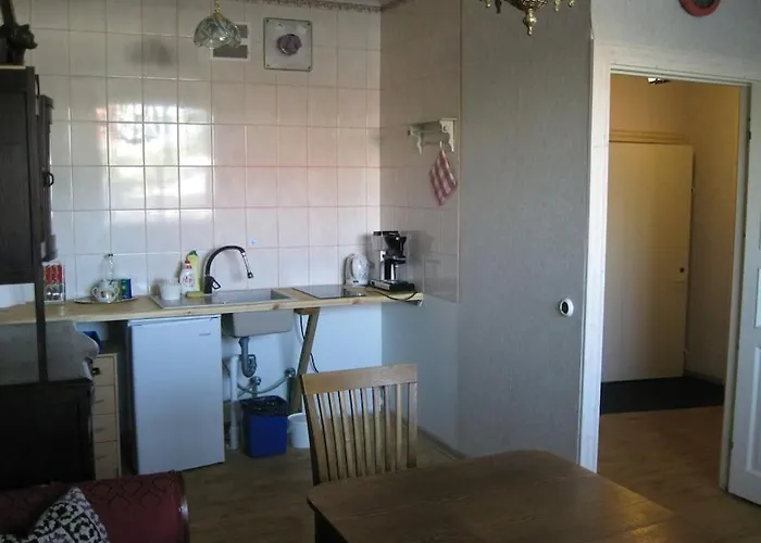 Private In Tallin, Pelguranna A تالين