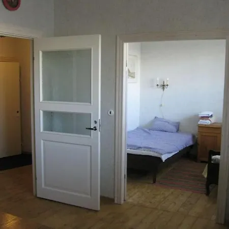 Private In Tallin, Pelguranna A טאלין